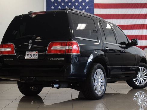 Used 2014 Lincoln Navigator 2WD image 5
