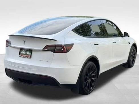 Used 2024 Tesla Model Y Long Range AWD/4WD image 6