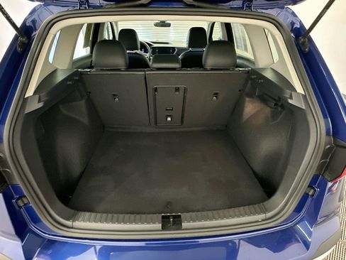 Used 2023 Volkswagen Taos SE w/ Panoramic Sunroof Package AWD/4WD image 31
