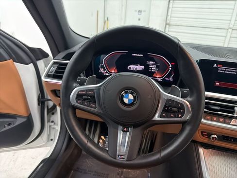 Used 2023 BMW M440i Convertible w/ Premium Package image 16
