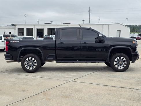 Used 2024 Chevrolet Silverado 2500 Custom w/ Custom Value Package AWD/4WD image 6