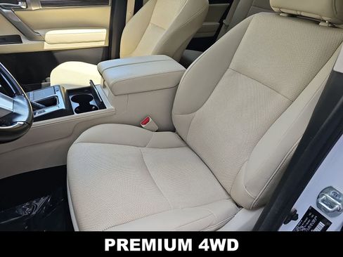 Used 2023 Lexus GX 460 Premium w/ Premium Package AWD/4WD image 15