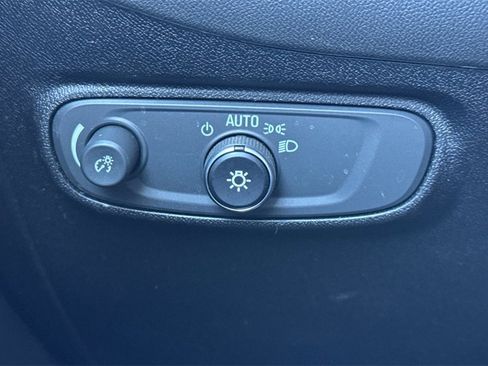 Used 2019 Chevrolet Equinox LT image 32