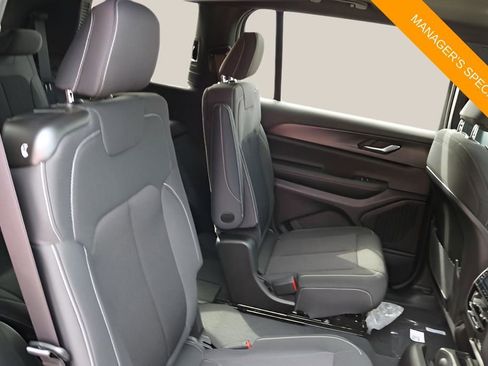 New 2025 Jeep Grand Cherokee L Laredo AWD/4WD image 18