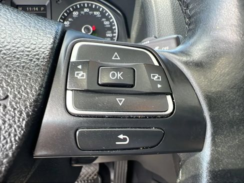Used 2012 Volkswagen Eos Lux FWD image 20
