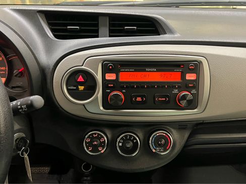 Used 2012 Toyota Yaris L FWD image 16
