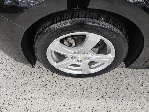 Used 2017 Chevrolet Volt LT w/ Comfort Package image 40