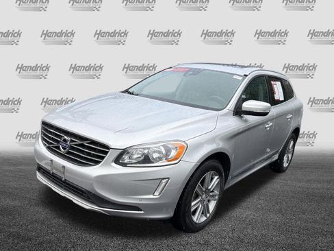 Used 2017 Volvo XC60 T5 Inscription w/ Preferred Option Package FWD image 5
