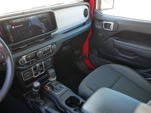 Certified 2024 Jeep Gladiator Sport image 11