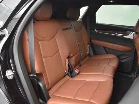 Certified 2024 Cadillac XT5 Premium Luxury w/ LPO, Floor Liner Package image 31