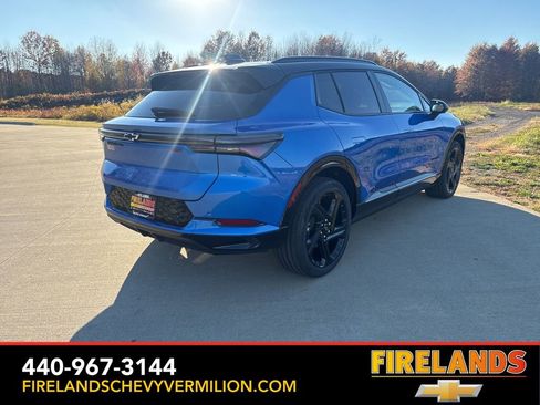 New 2026 Chevrolet Equinox EV RS image 9