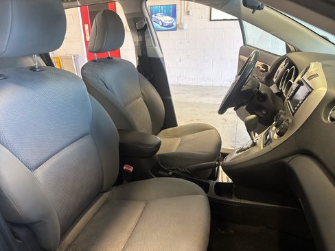 Used 2010 Toyota Matrix S FWD image 23
