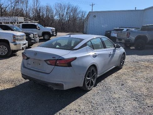 Used 2024 Nissan Altima 2.5 SR w/ SR Premium Package image 4