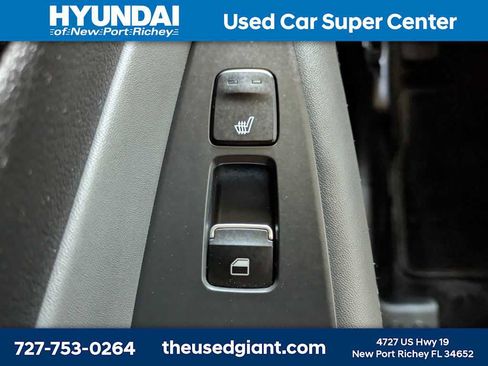 Used 2023 Hyundai Santa Fe Limited image 17