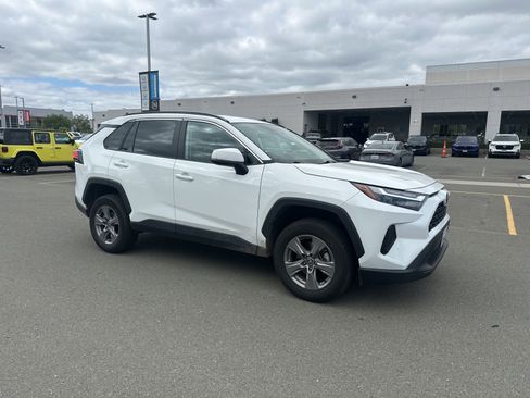 Used 2024 Toyota RAV4 XLE image 2