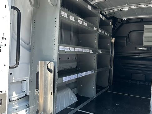 Used 2023 Ford E-Transit Medium Roof RWD image 18