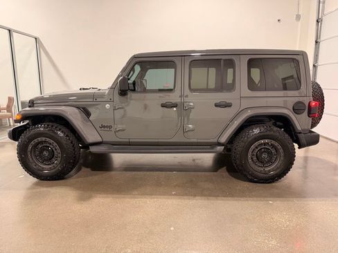 Used 2020 Jeep Wrangler Unlimited Sahara AWD/4WD image 8