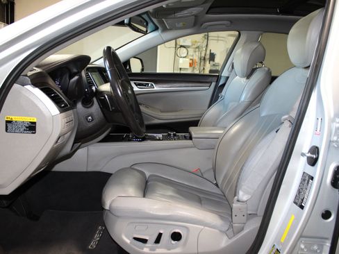 Used 2016 Hyundai Genesis 3.8 w/ Option Group 04 RWD image 8