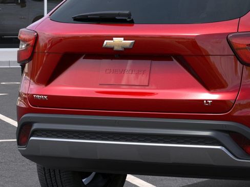 New 2026 Chevrolet Trax LT w/ Driver Confidence Package FWD image 14