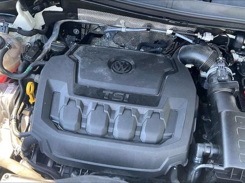 Used 2021 Volkswagen Tiguan SE FWD image 32