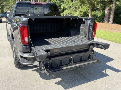 Used 2023 GMC Sierra 1500 SLT w/ SLT Premium Package AWD/4WD image 11