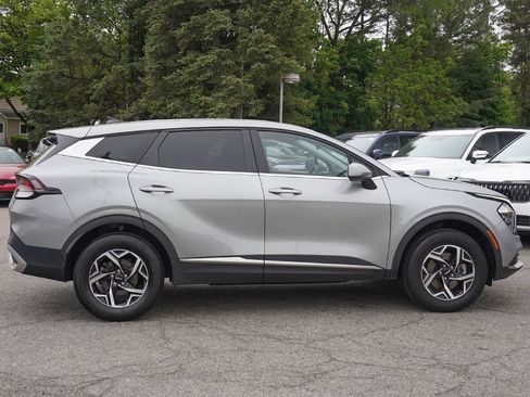 Used 2023 Kia Sportage LX AWD/4WD image 15