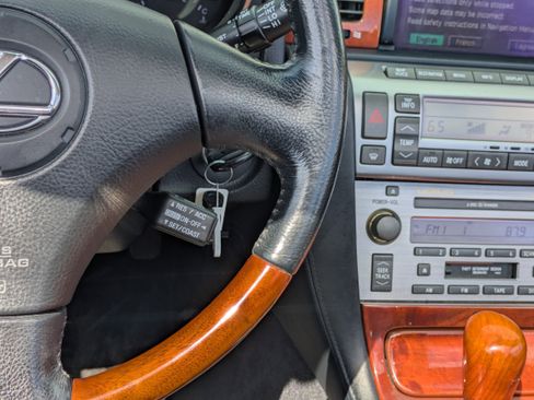 Used 2003 Lexus SC 430 Convertible RWD image 23