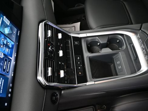 New 2026 Nissan Armada SV image 17