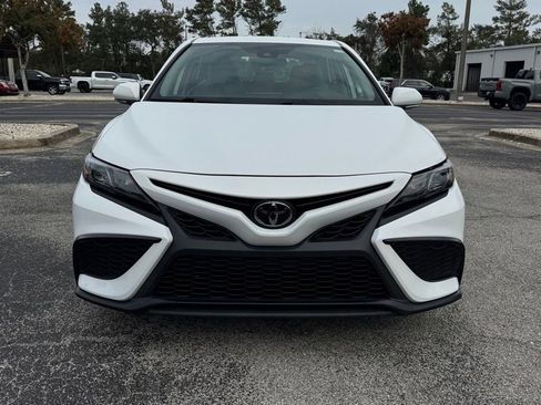 Used 2024 Toyota Camry SE image 2
