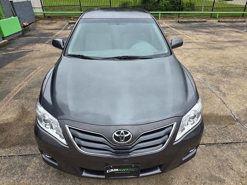 Used 2011 Toyota Camry image 3