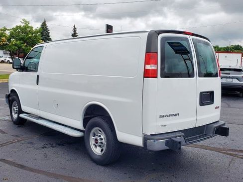 Used 2023 GMC Savana 2500 w/ Driver Convenience Package image 3