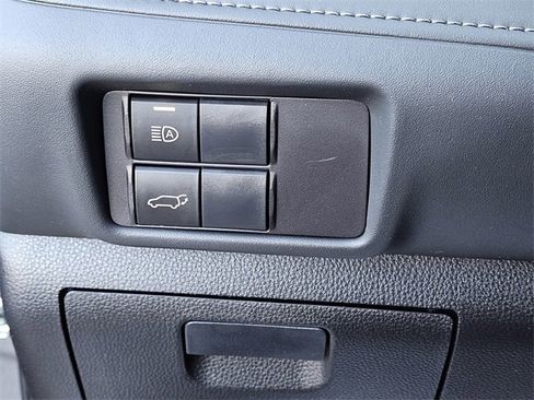 Used 2022 Toyota Highlander XLE image 26