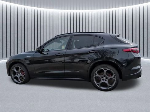 Used 2023 Alfa Romeo Stelvio Veloce image 12
