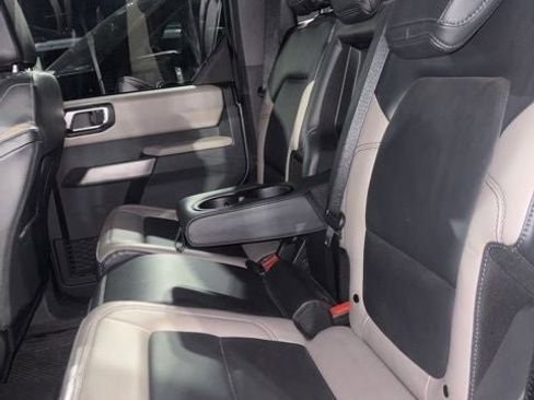 Used 2023 Ford Bronco Wildtrak image 23