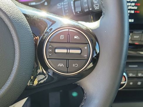 Used 2025 Kia Soul EX FWD image 14