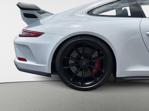 Used 2018 Porsche 911 GT3 RWD image 21