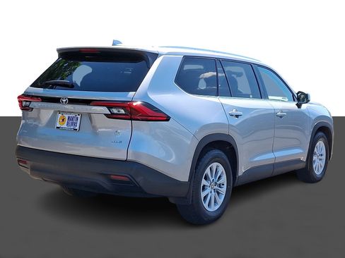 Used 2024 Toyota Grand Highlander AWD image 6