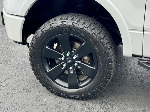 Used 2014 Ford F150 FX4 w/ Equipment Group 402A Luxury AWD/4WD image 8