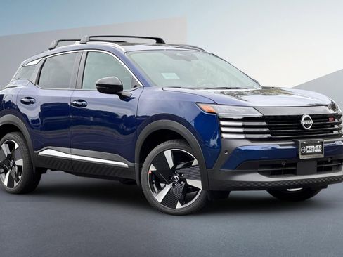 New 2026 Nissan Kicks SR w/ Cold Weather Package image 2