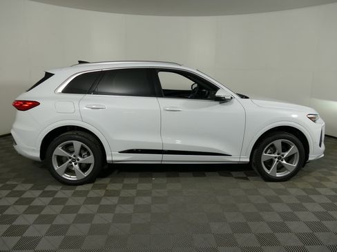 New 2025 Audi Q5 Premium Plus image 2