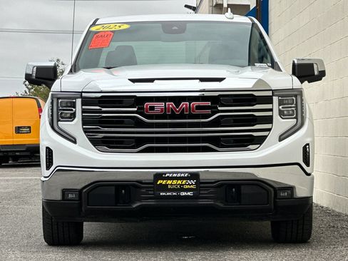 Certified 2025 GMC Sierra 1500 SLT RWD image 9