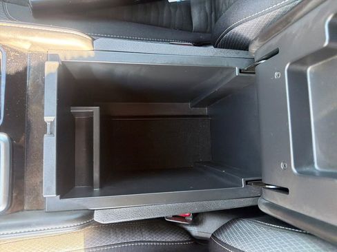 Used 2024 Nissan Pathfinder SV image 39