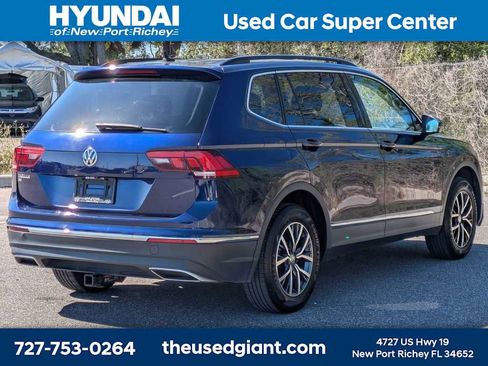Used 2021 Volkswagen Tiguan SE w/ Panoramic Sunroof Package image 5