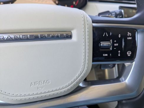 Used 2025 Land Rover Range Rover Long Wheelbase SE AWD/4WD image 17