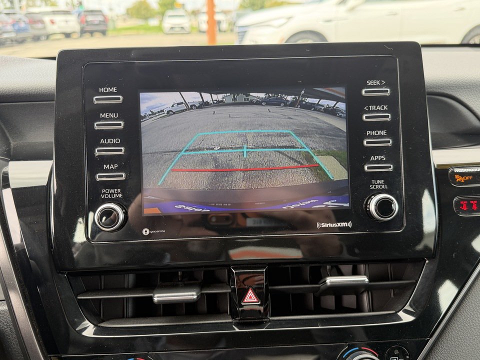 Used 2022 Toyota Camry SE FWD image 17