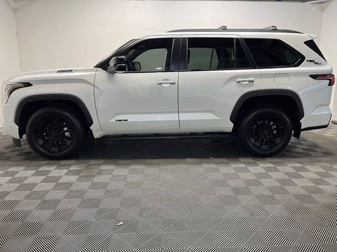 Used 2025 Toyota Sequoia Limited w/ TRD Off-Road Package AWD/4WD image 22