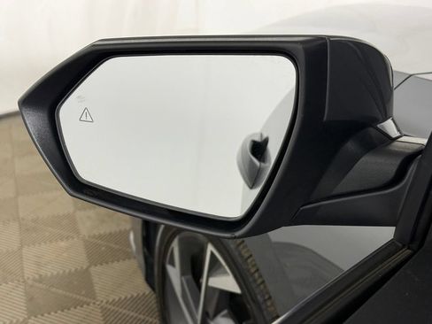 Used 2025 Hyundai Elantra Limited FWD image 36