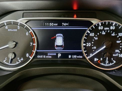Used 2025 Nissan Rogue SV FWD image 19