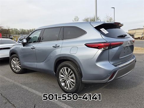 Used 2023 Toyota Highlander Platinum image 3