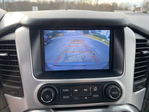 Used 2017 GMC Yukon SLE w/ SLE Value Package image 30